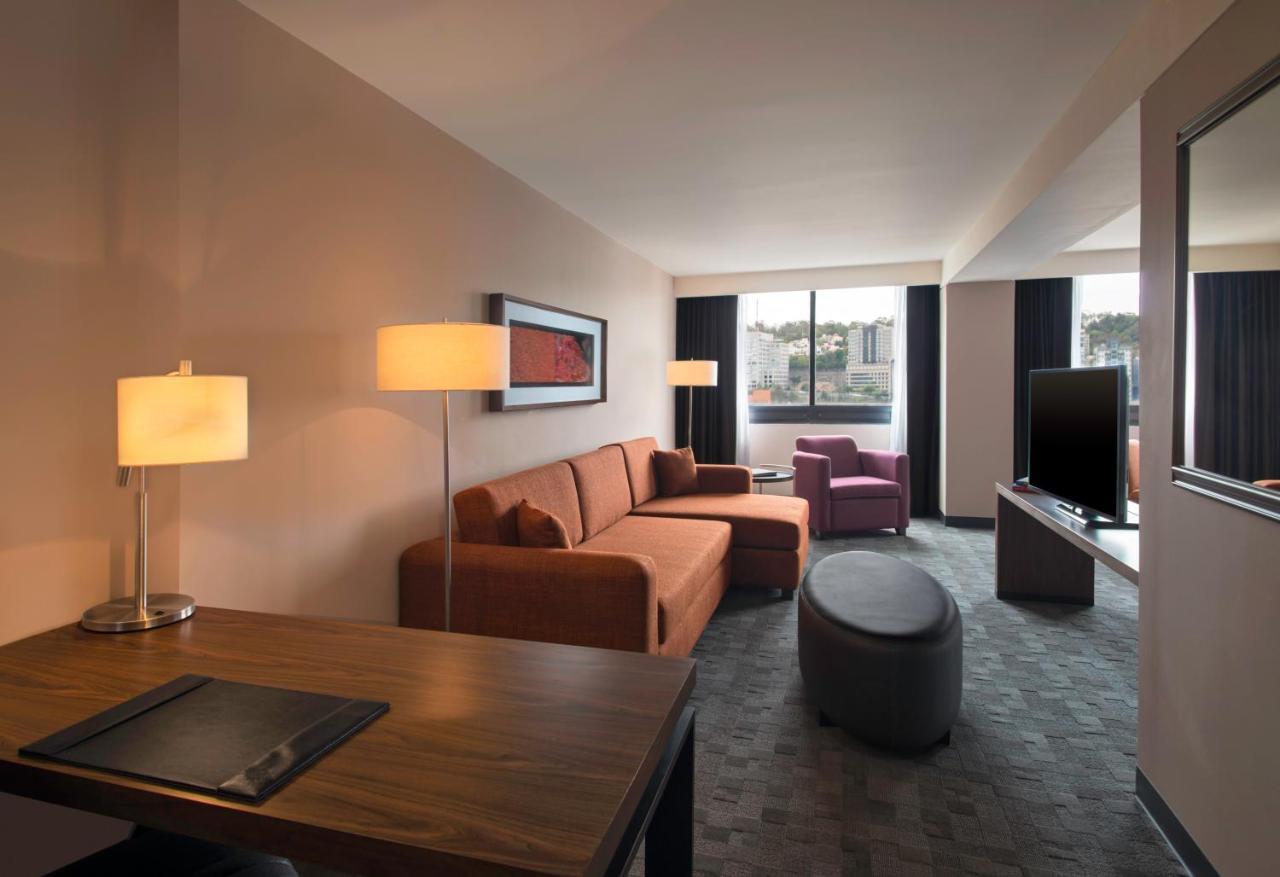 Sheraton Mexico City Santa Fe Room photo